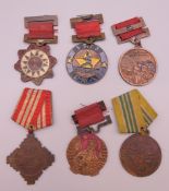 A quantity of various foreign medals.