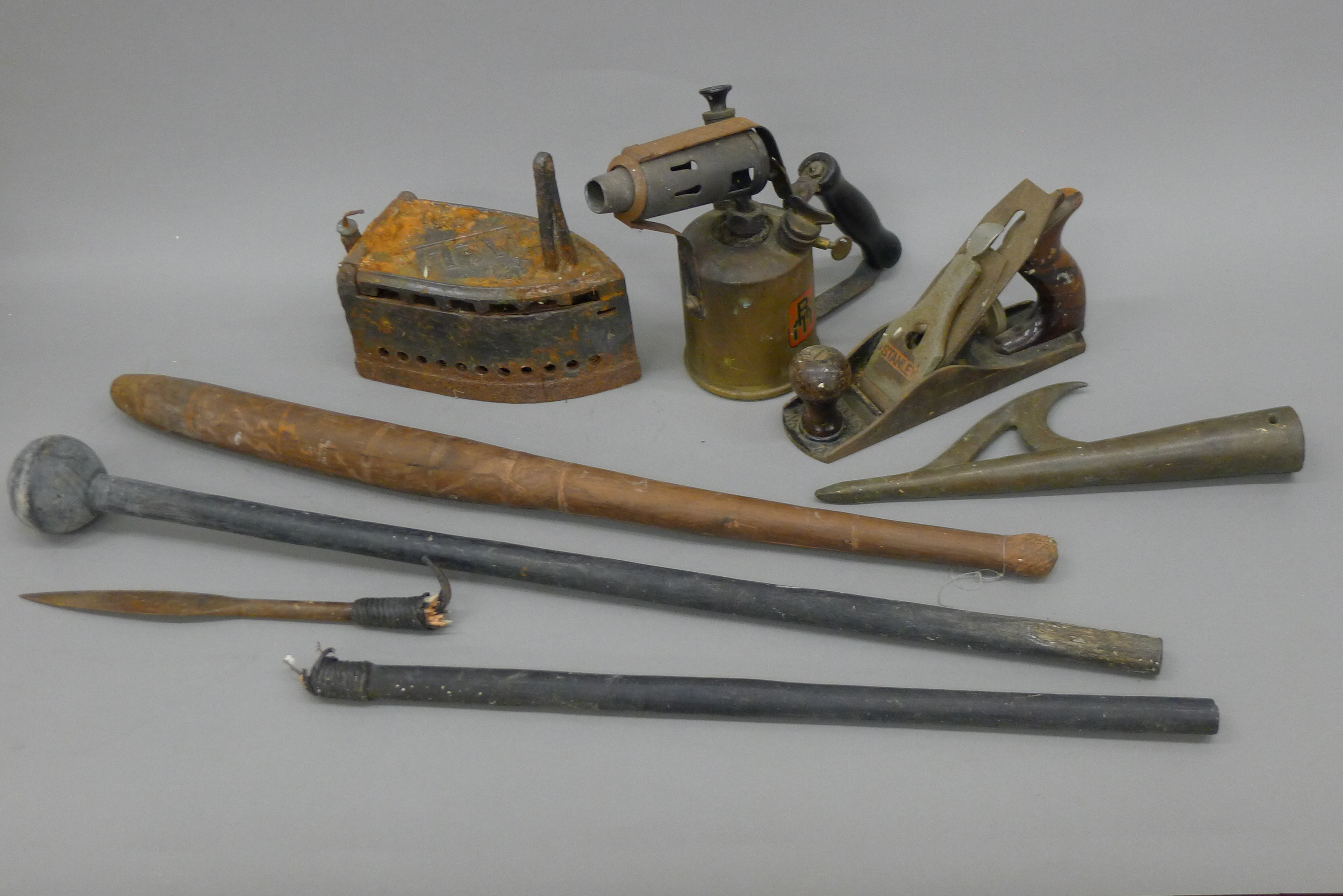 A quantity of miscellaneous items.