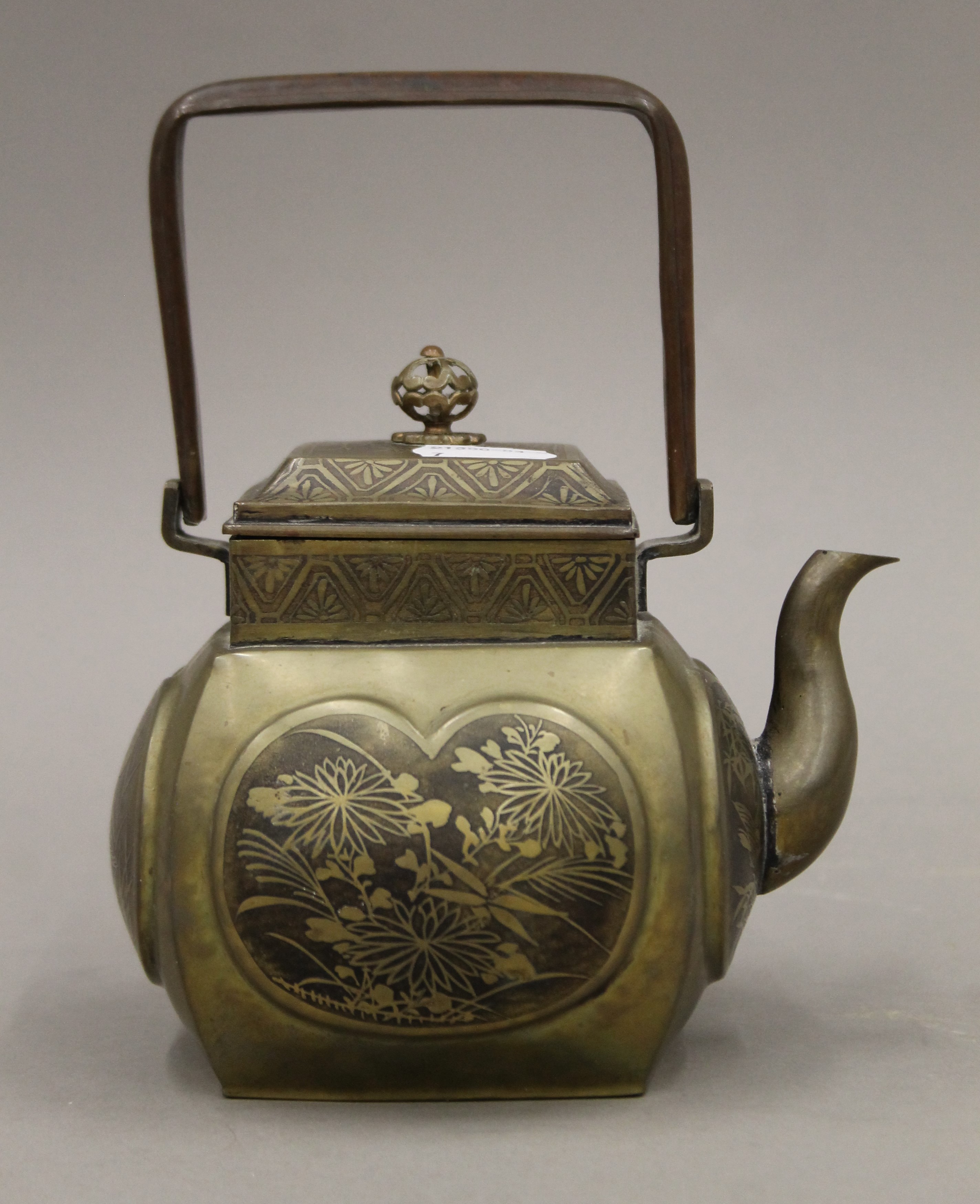 A 19th century Oriental teapot. 18.5 cm high overall. - Image 2 of 5