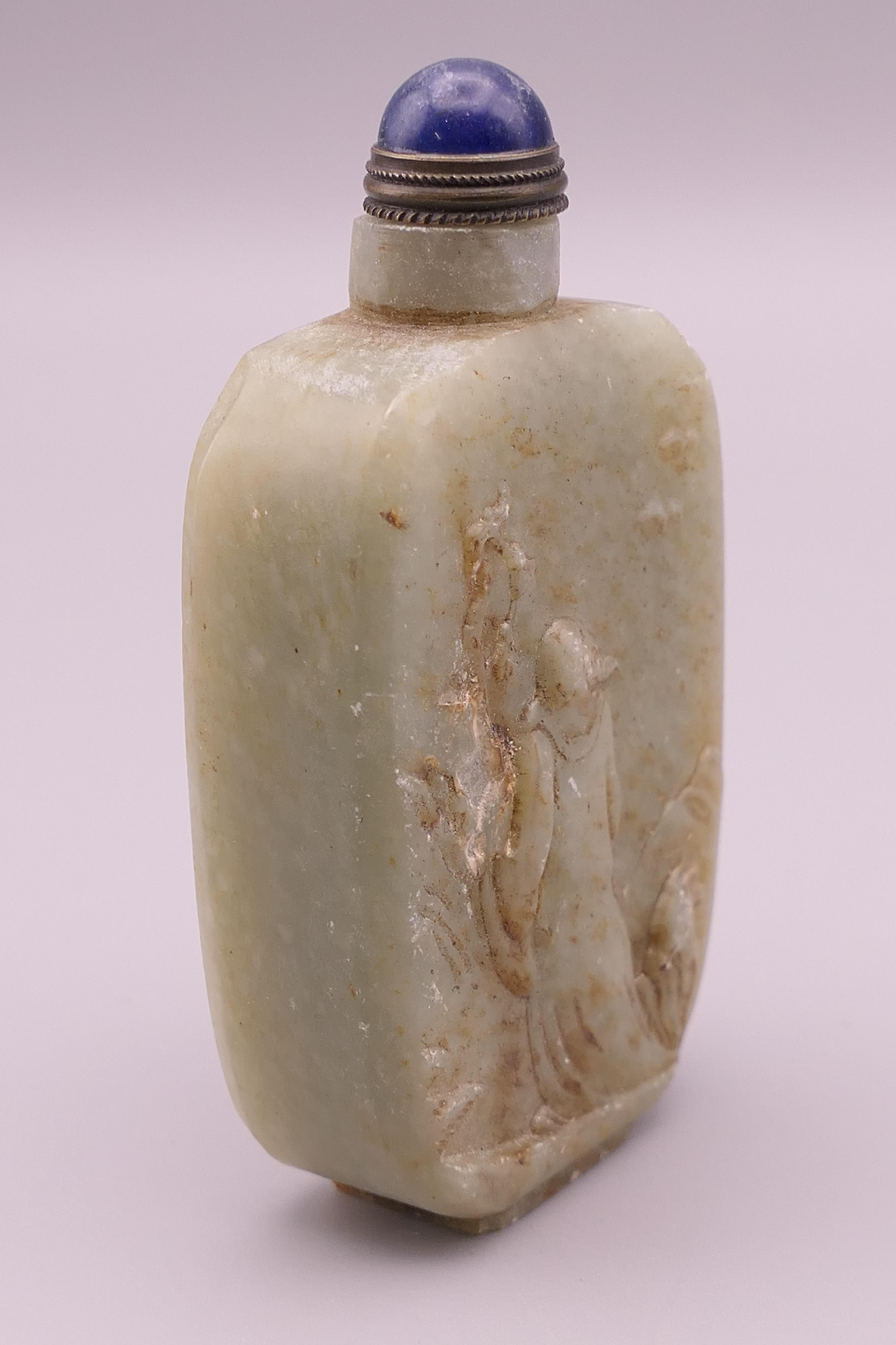 A jade snuff bottle. 7.5 cm high. - Image 3 of 5