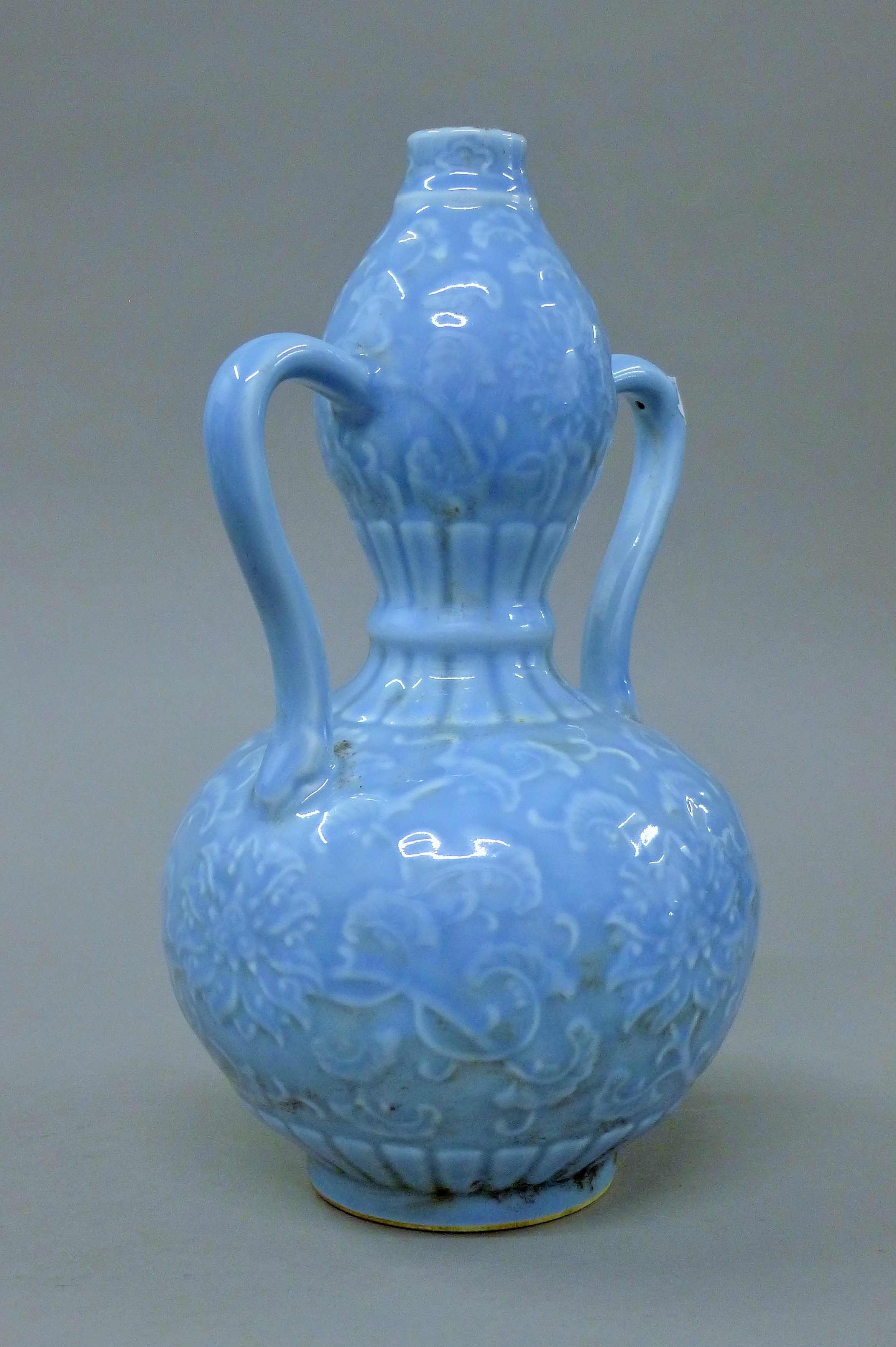 A Chinese blue double gourd vase. 30 cm high. - Image 2 of 5