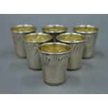 A set of six French silver liqueur cups. 4 cm high. 105.6 grammes.