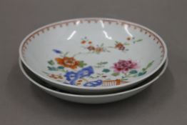 Two 18th century Chinese porcelain saucer dishes. 13.5 cm diameter.