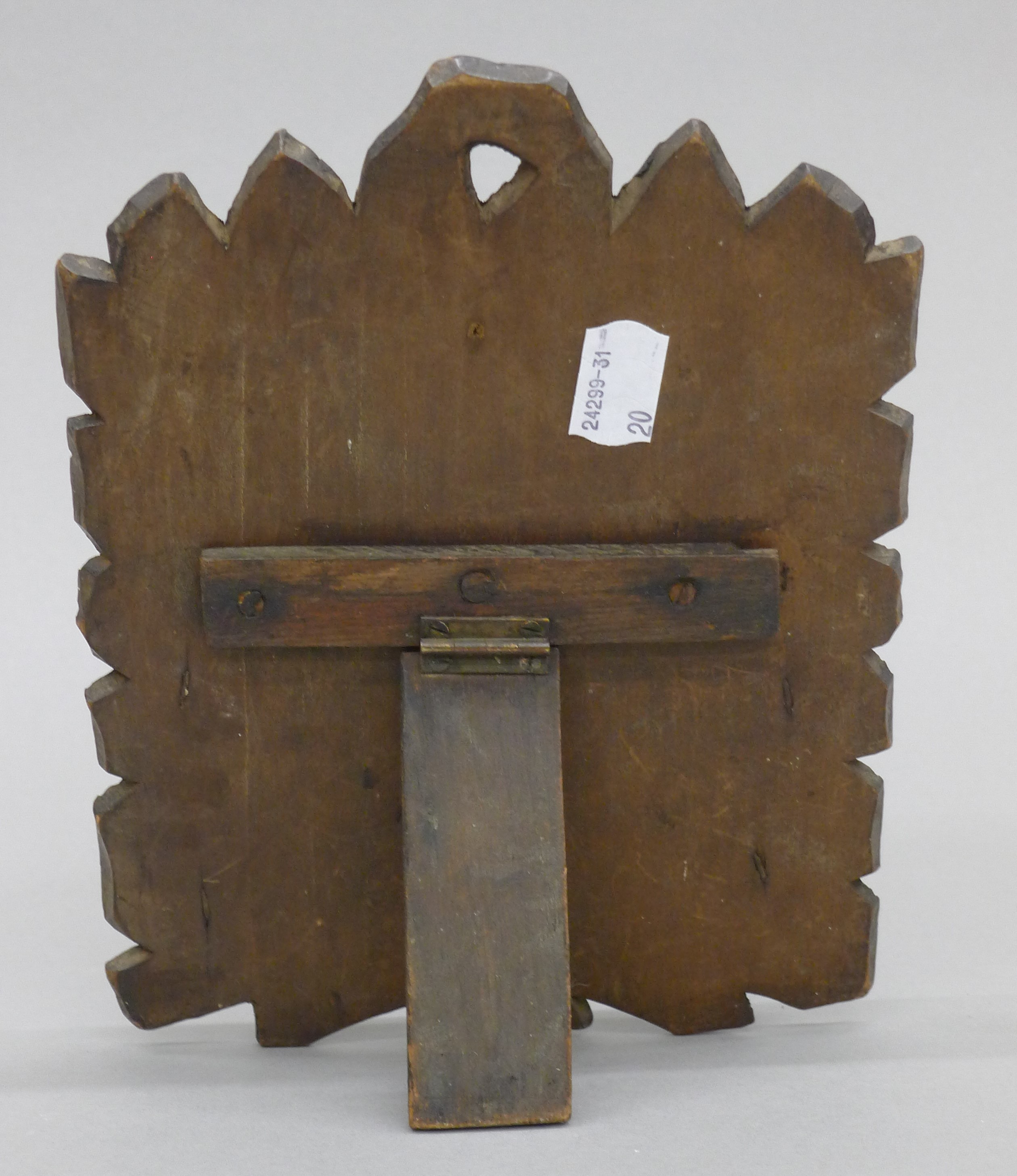 A Blackforest letter rack and two wooden spoons. The former 22 cm high. - Image 3 of 5