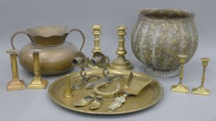 A quantity of various metalware.