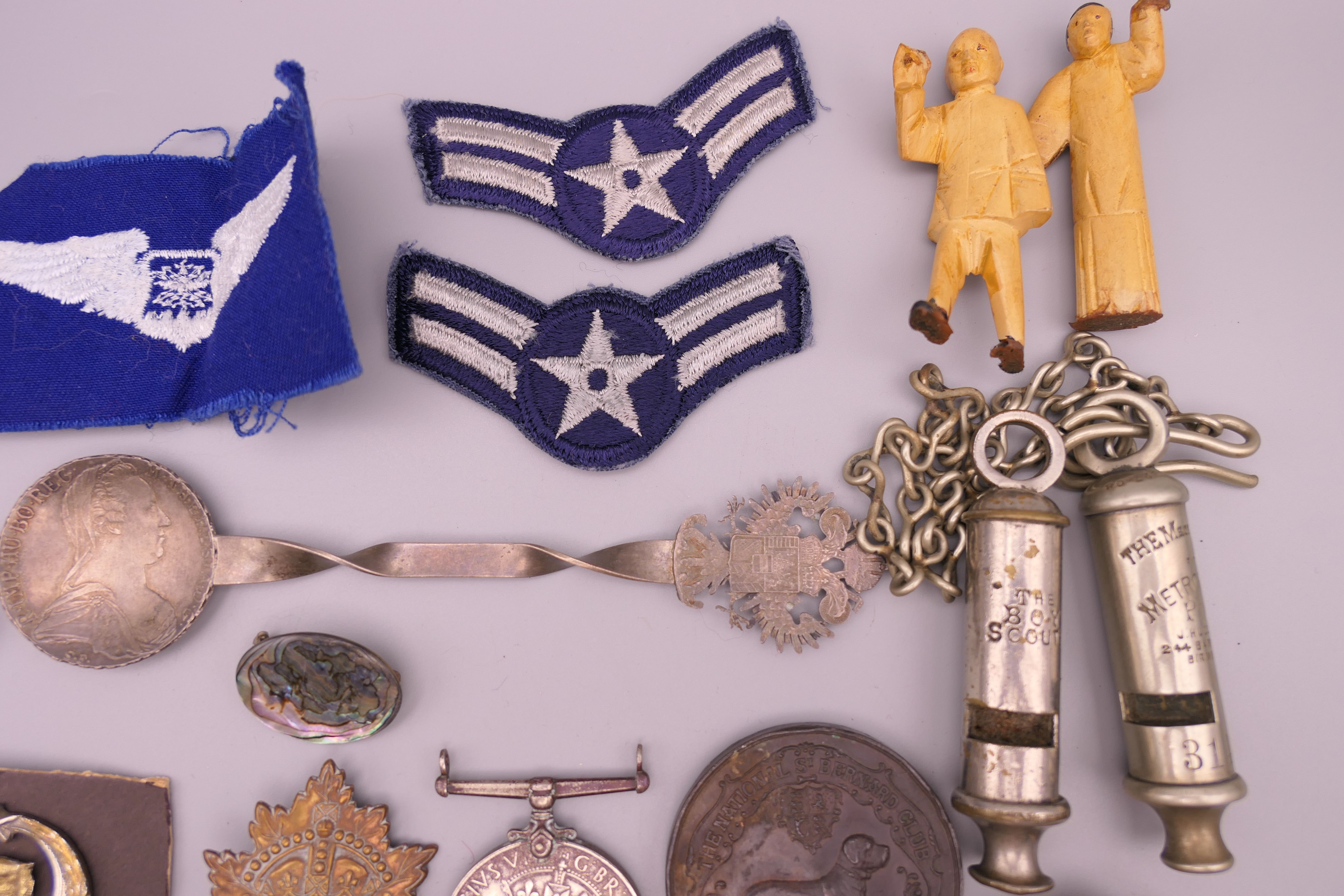 A quantity of various military medals, cap badges, coins, etc. - Image 9 of 9