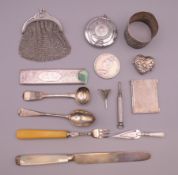 A quantity of small silver and silver plate items.