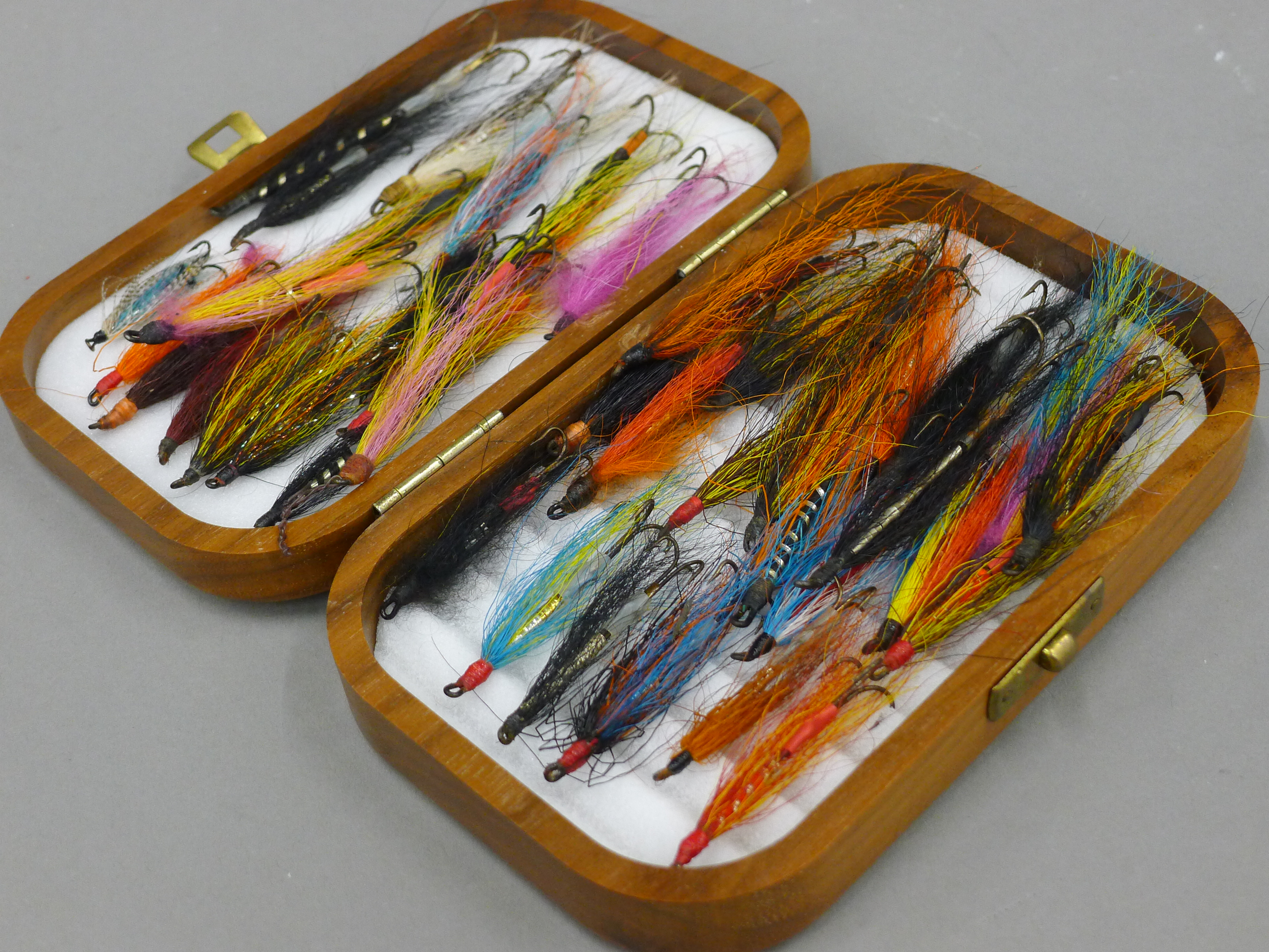 A quantity of fishing flies and floats. - Image 5 of 9