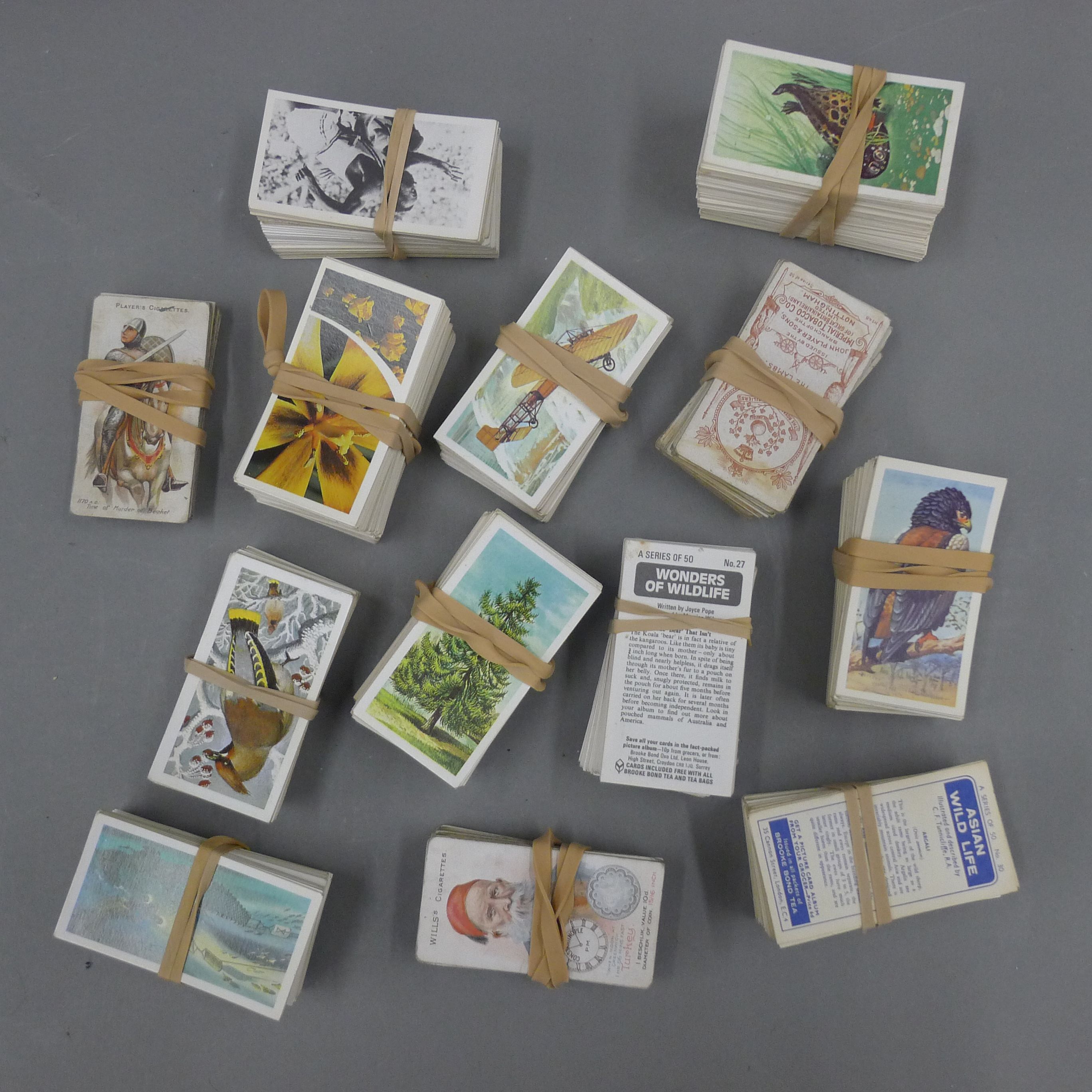 A quantity of cigarette cards. - Image 9 of 10