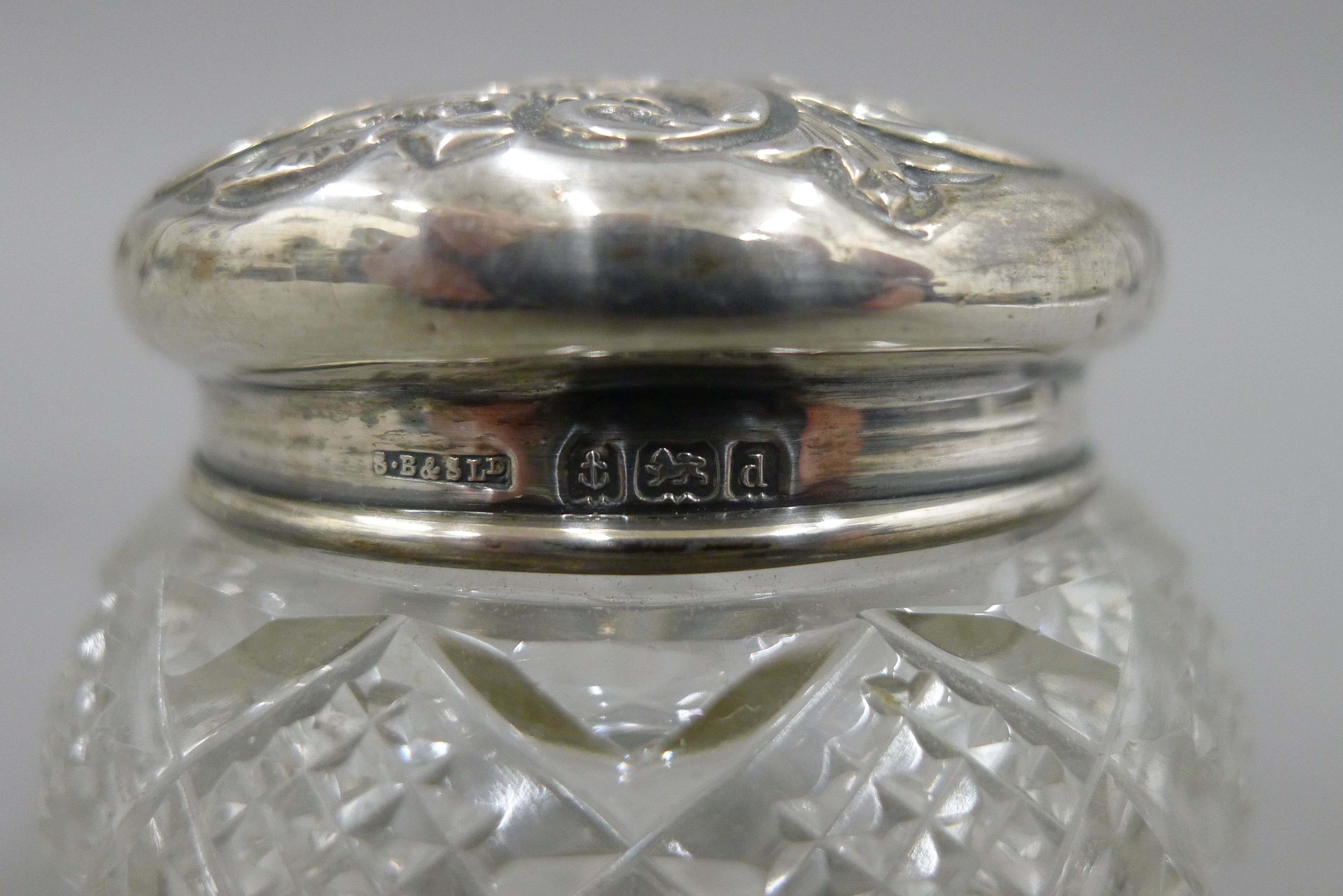 A quantity silver and silver plate topped scent bottles, dressing table jars, etc. - Image 3 of 8
