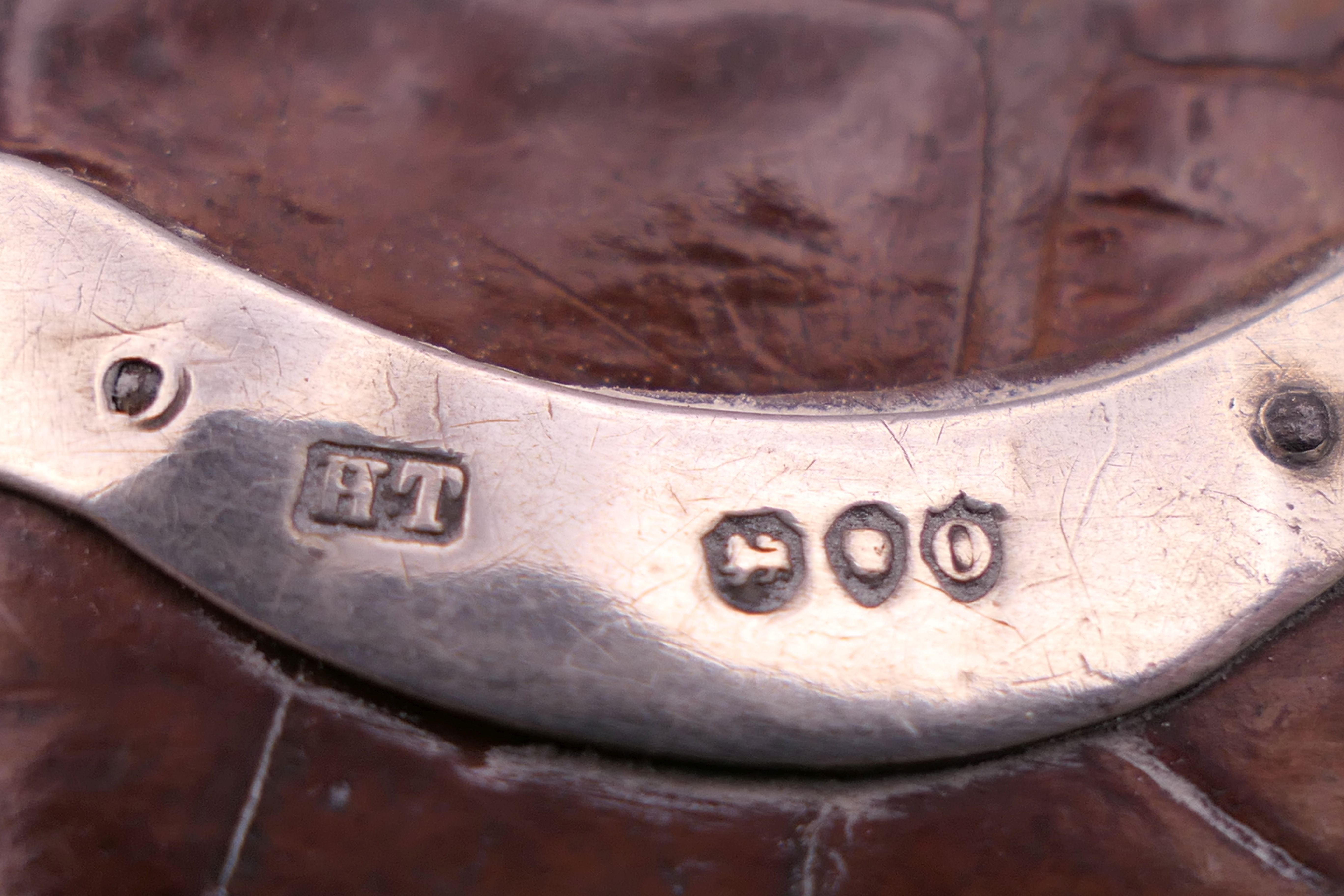 Two vestas, silver penknife, pendants etc. Silver vesta 4 cm high. - Image 5 of 14