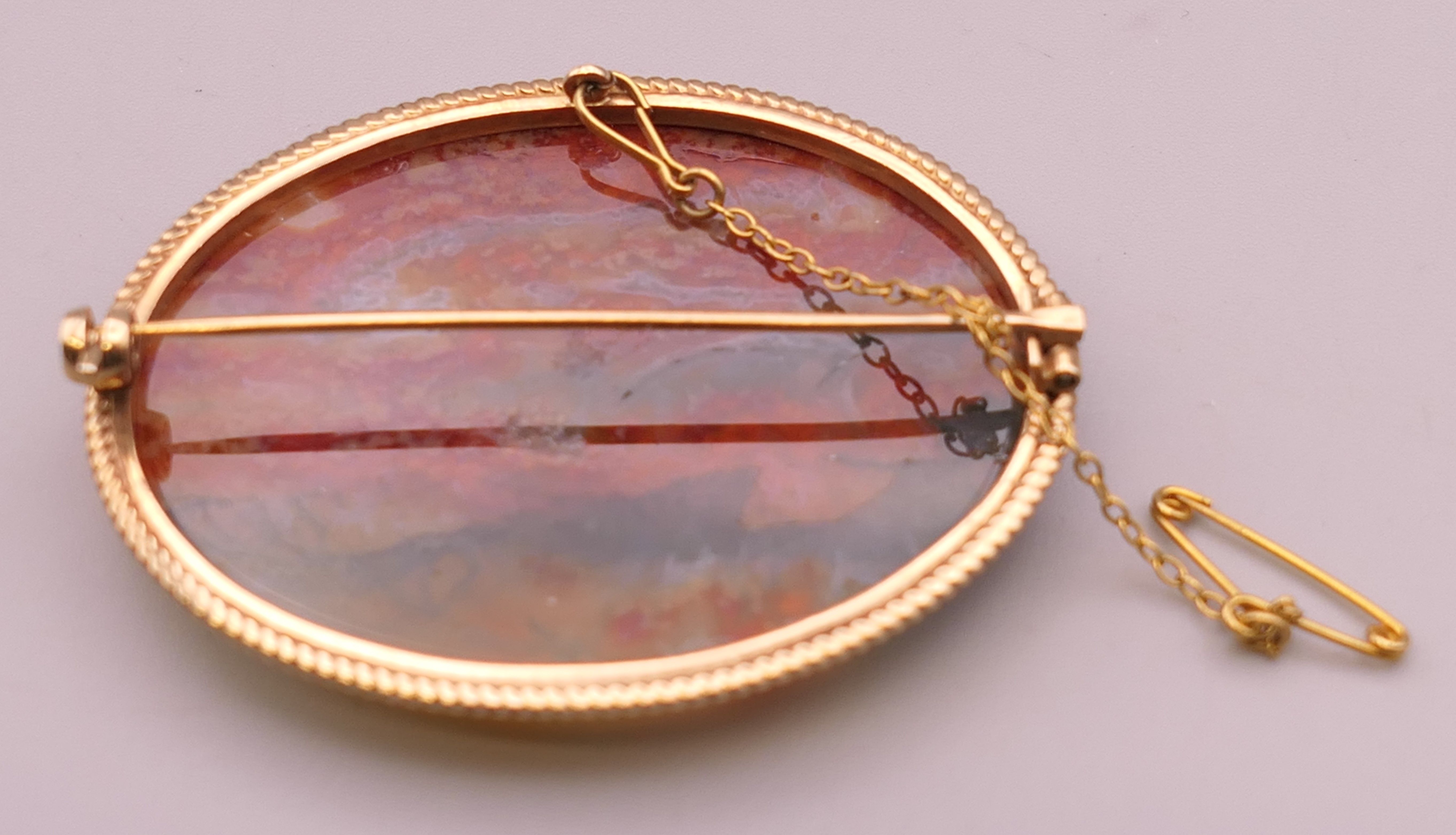 A 9 ct gold and moss agate brooch. 4.5 cm wide. - Image 3 of 4