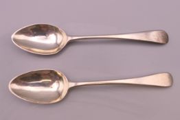 Two silver teaspoons by Peter and William Bateman, London 1813 and London 1806. Each 13.5 cm long.