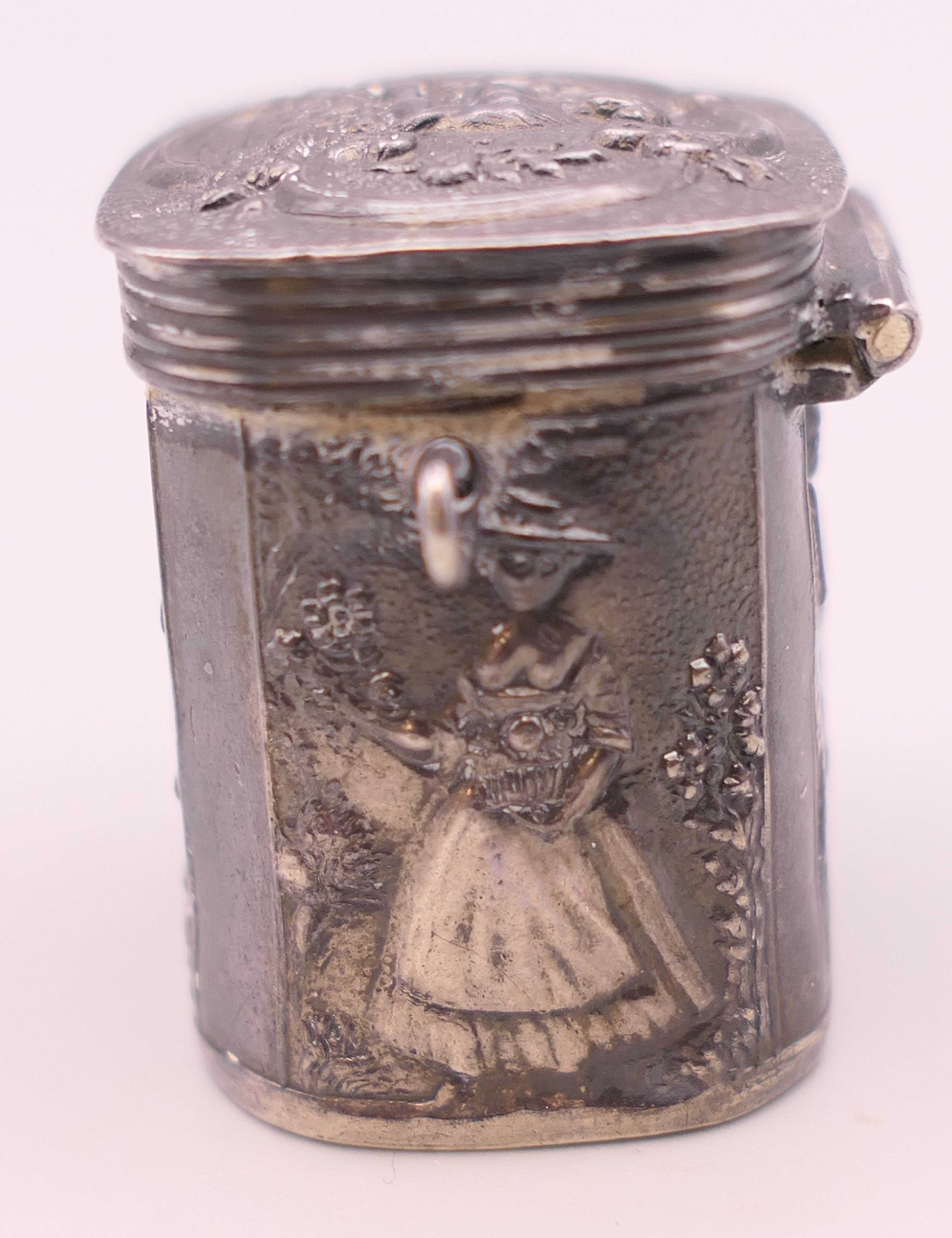 A 19th century Continental silver chatelaine box. 3 cm high. - Image 3 of 7