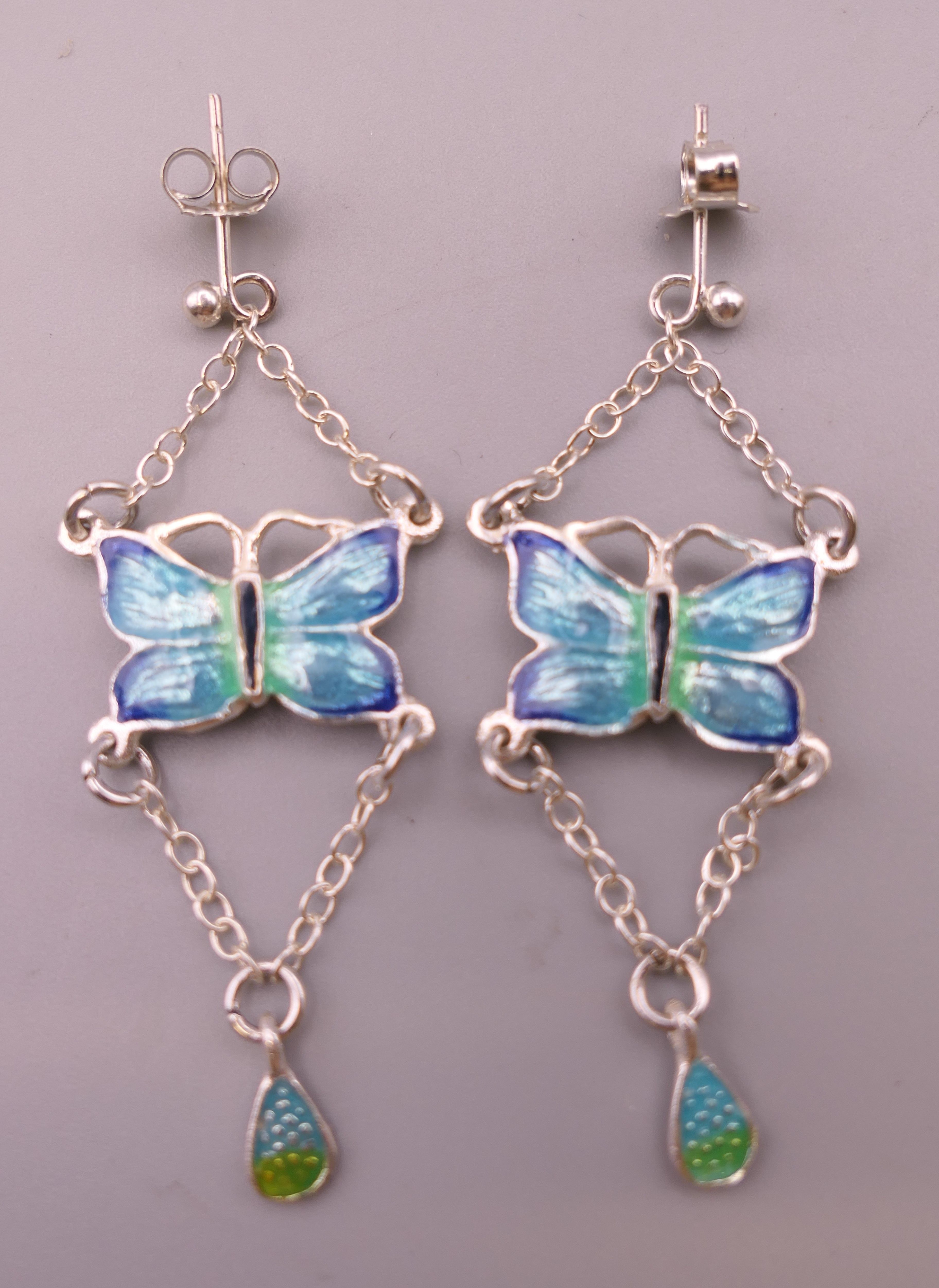 A pair of silver enamel butterfly earrings. 4.5 cm high. - Image 2 of 4