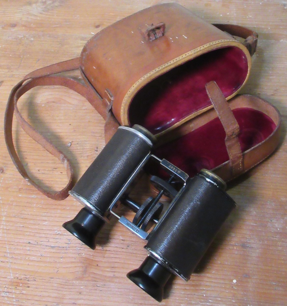 Pair of CP Goerz of Berlin Trieder Binocle black leather and japanned binoculars, 9 x magnification,