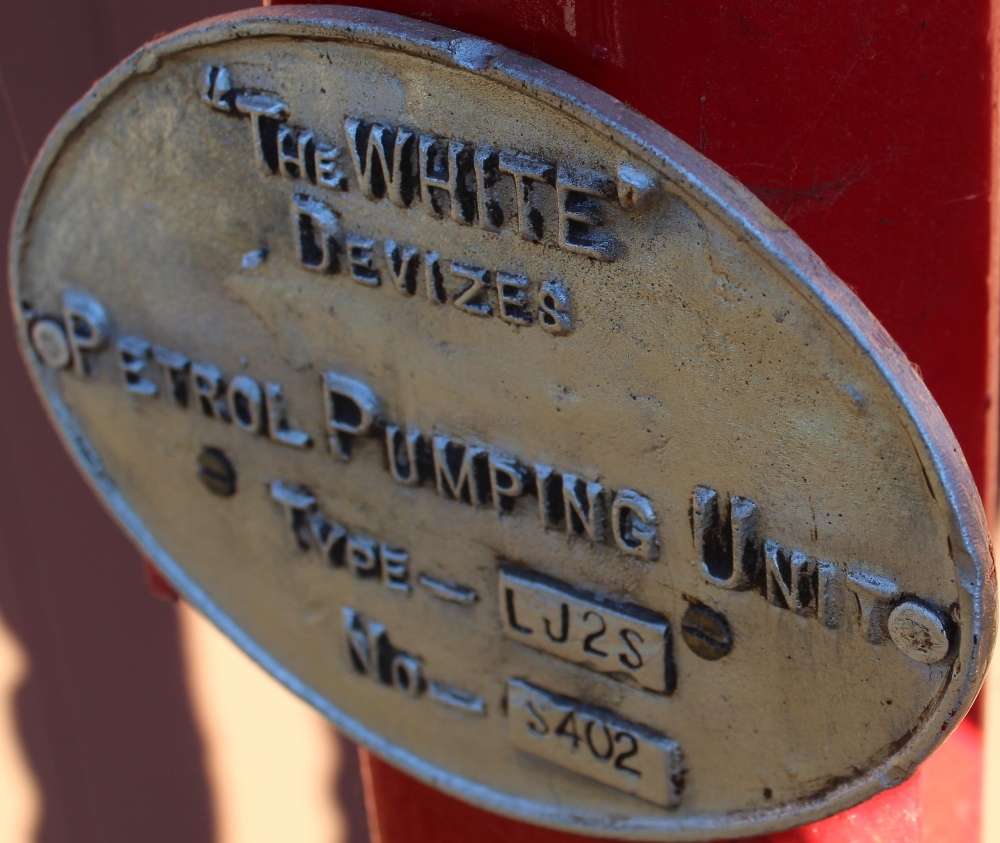 "White" type LG2S replica hand cranked petrol pumping unit No. S402, with White, Mex and Shell Motor - Image 3 of 4