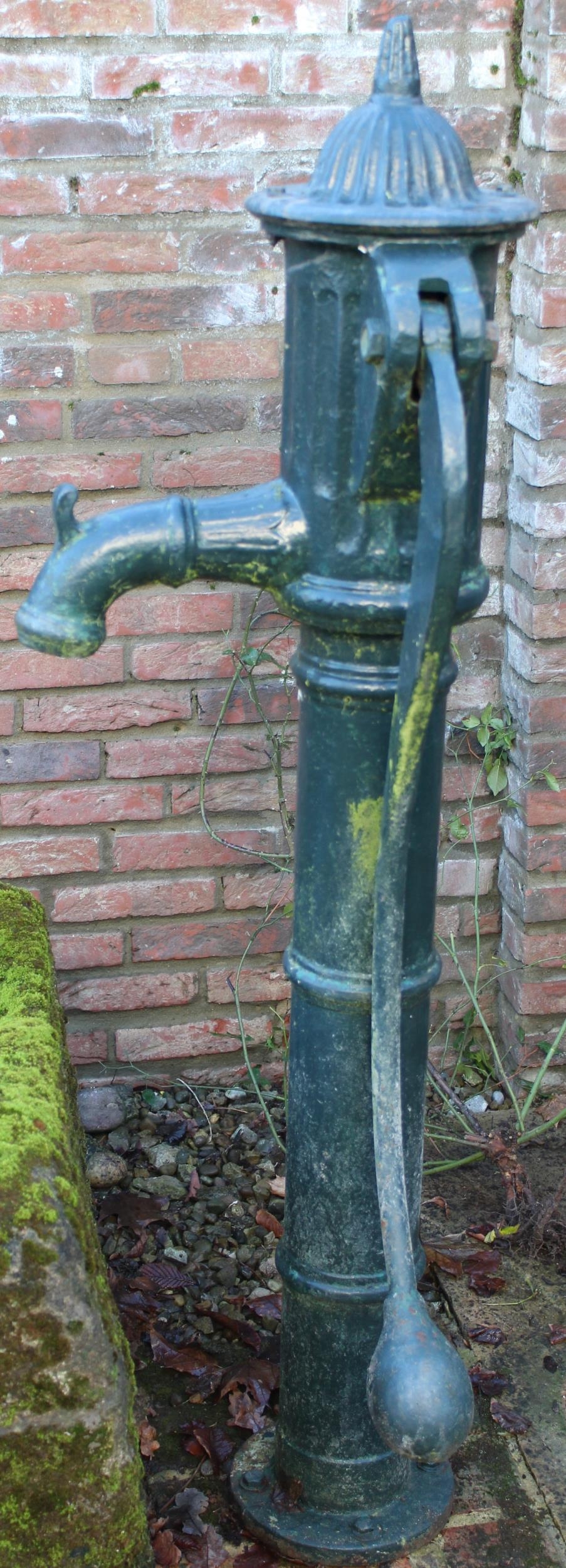 Large Victorian hand water pump H144cm