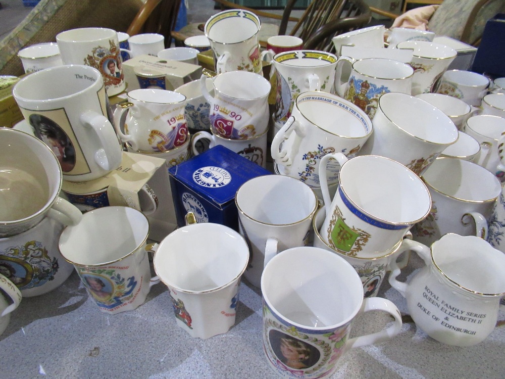 Large collection of post-Victorian Royal commemorative and other mugs (3 boxes) - Image 2 of 4