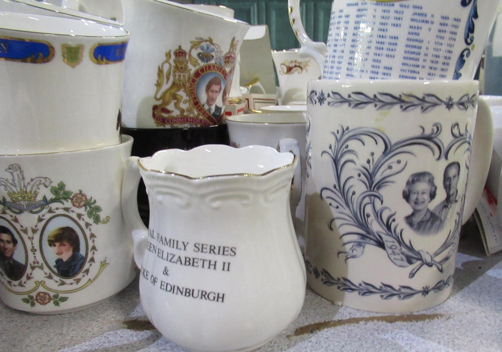 Large collection of post-Victorian Royal commemorative and other mugs (3 boxes) - Image 3 of 4