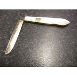 Victorian silver and mother of pearl folding fruit knife, blade hallmarked Sheffield 1872 by John