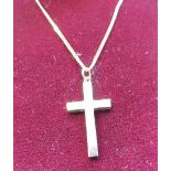 9ct gold cross pendant H3cm on 9ct gold chain, gross 5.7g