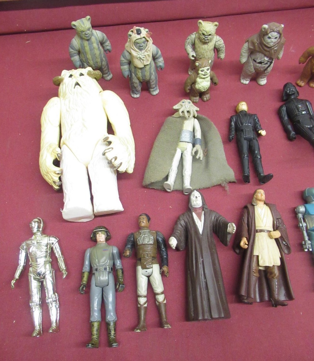 Collection of Kenner and other Star Wars figures including Ewoks, Darth Vader, Luke Skywalker, - Image 3 of 3
