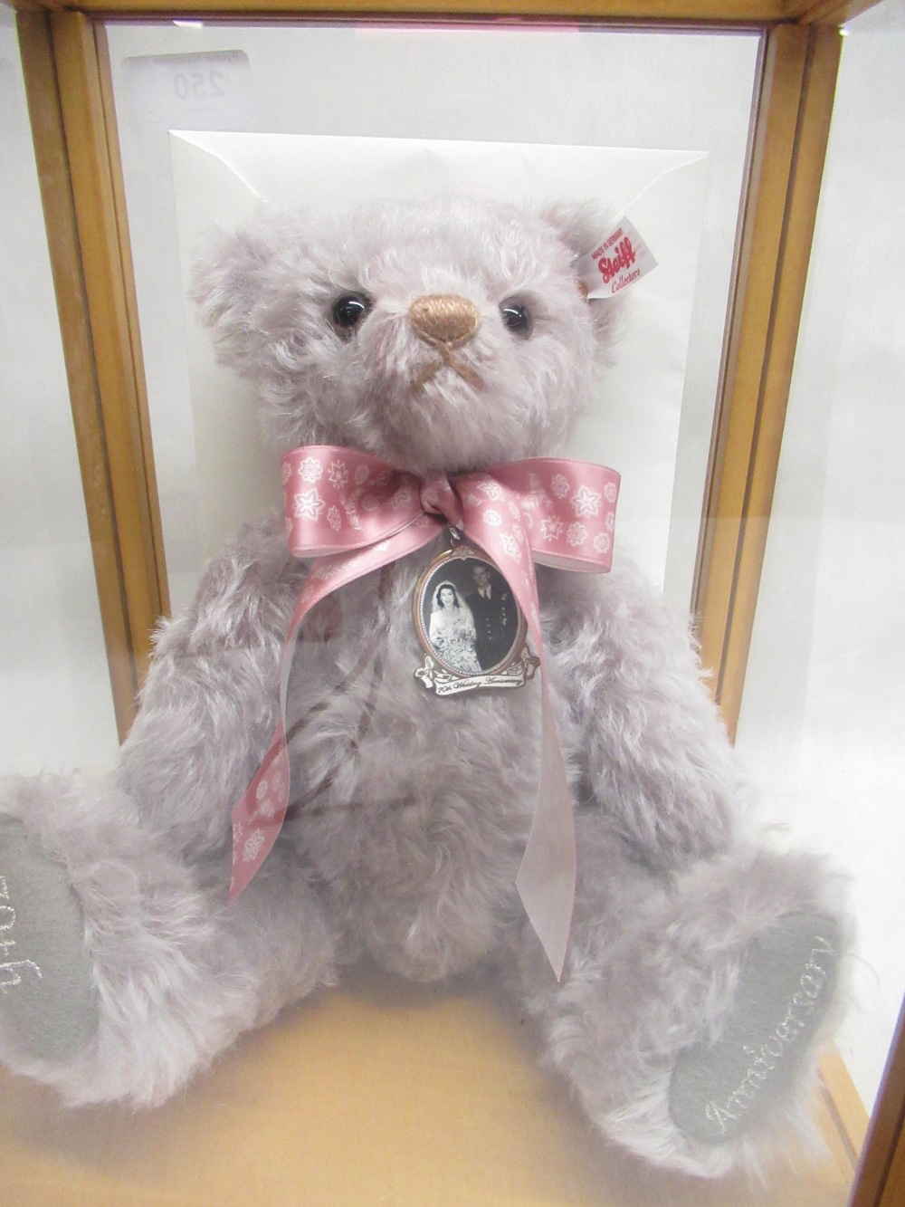 The Royal Platinum Wedding bear by Steiff, Ltd. Ed. 57/1947, made of finest grey mohair, with - Image 4 of 4