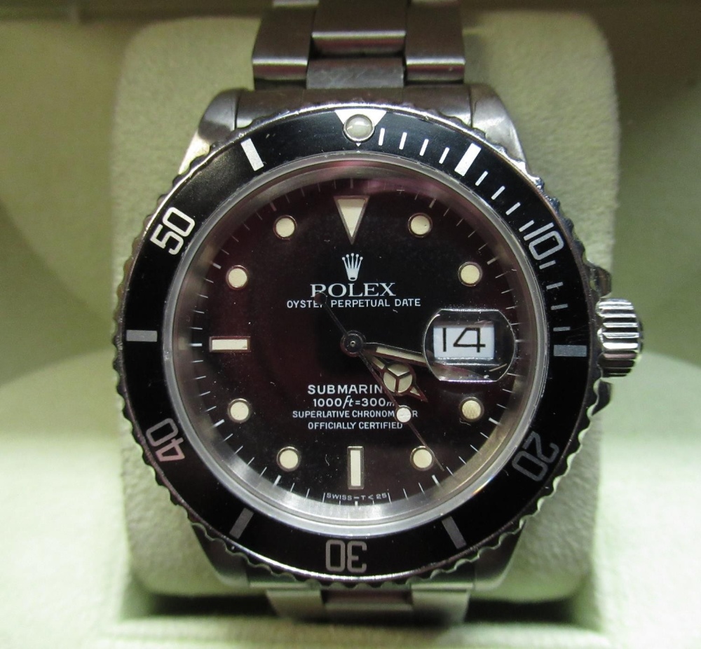 Rolex Oyster perpetual date Sub Mariner 300m, stainless steel case on oyster bracelet with