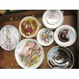 Selection of various decorative collectors plates including Edwardian fine bone china, Fenton china,
