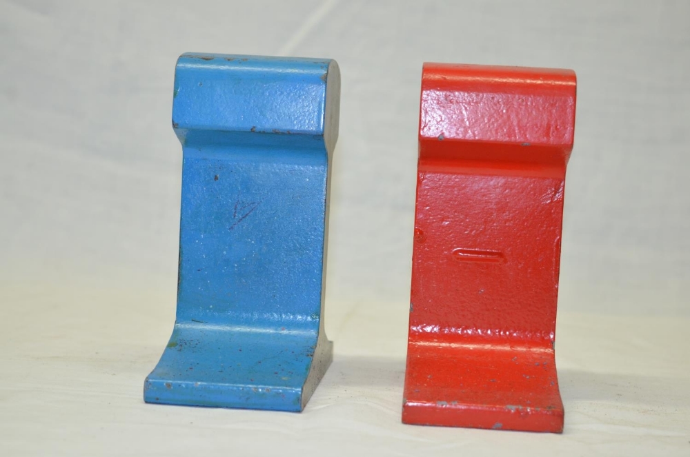 Pair of train rail cross section book ends heavy steel blue and red - Image 4 of 4