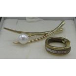 Hallmarked 9ct yellow gold cultured pearl bar brooch by SG, 375, Birmingham, L4.5cm, 2.3g and a