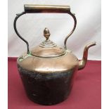 Victorian copper kettle with acorn finial, H29cm and a copper Hunting horn (2)