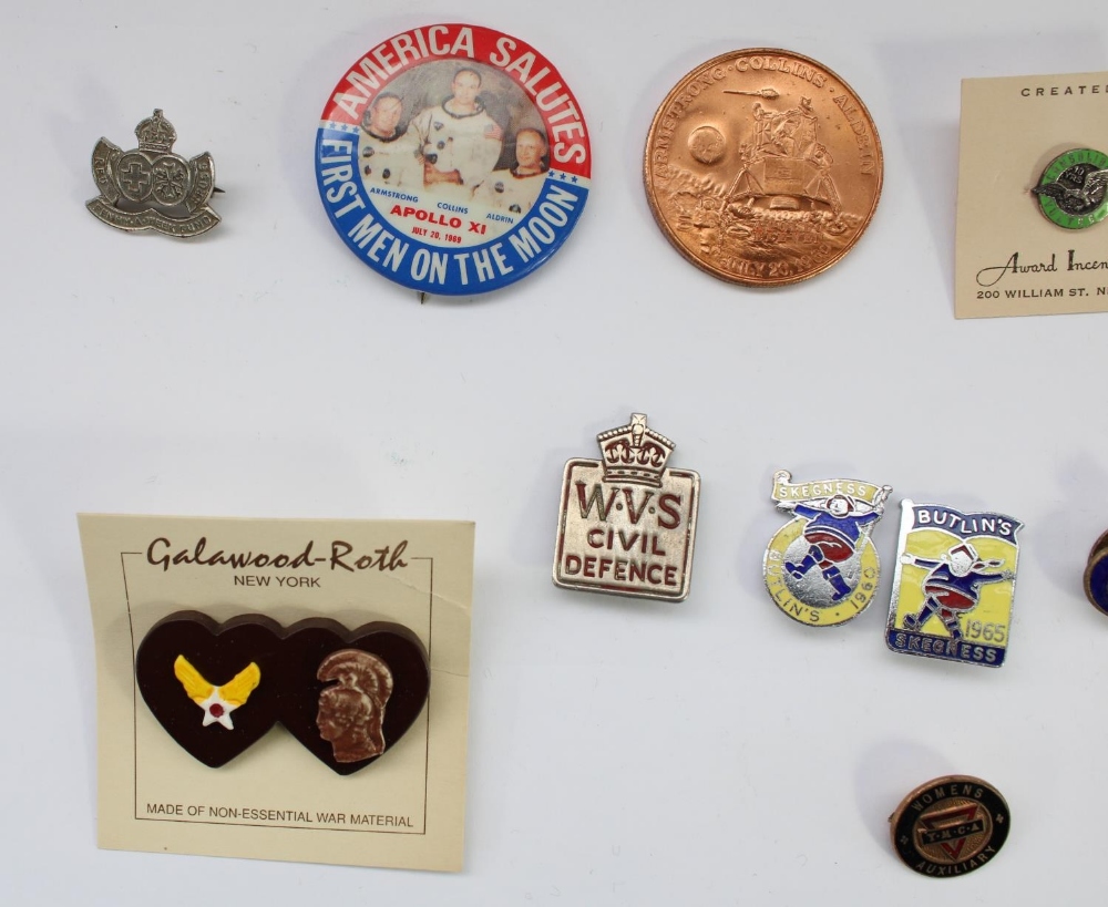 Selection of British and American badges, enamel pins etc, including wartime fire watcher enamel - Image 3 of 3