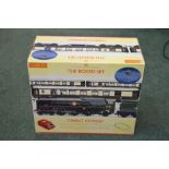 Hornby Orient Express boxed set, containing merchant Navy class locomotive and three Pullman