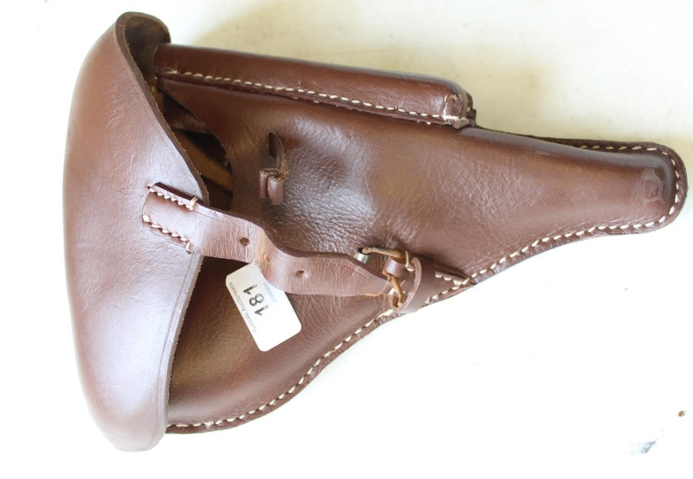 Luger leather holster with magazine pocket, buckle fastener and belt loops