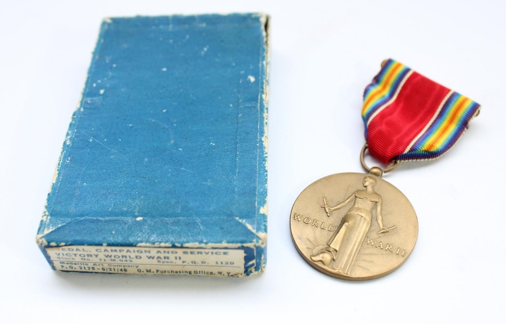 US WW2 Victory medal with original blue box and four US ribbon bars