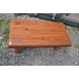 2 thick pine tables. L 106.5x54x41cm