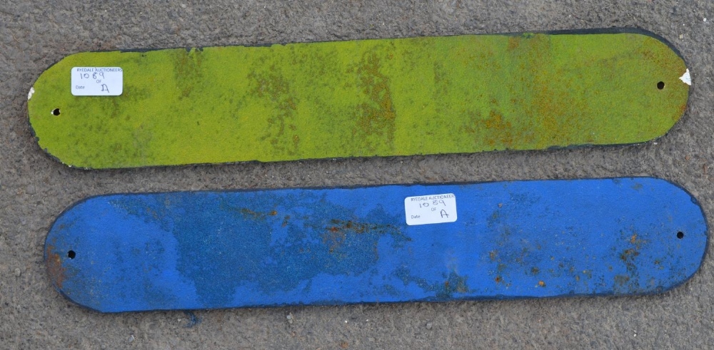 2 reproduction painted cast steel signs, Shell and Michelin. L 49.8cm - Image 2 of 2