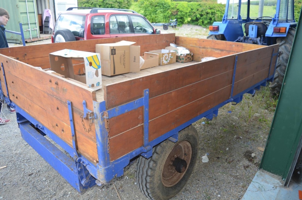 Large Leyland tipping trailer, single axle with hydraulic lift (A/F). Timber in good condition. L - Image 4 of 4