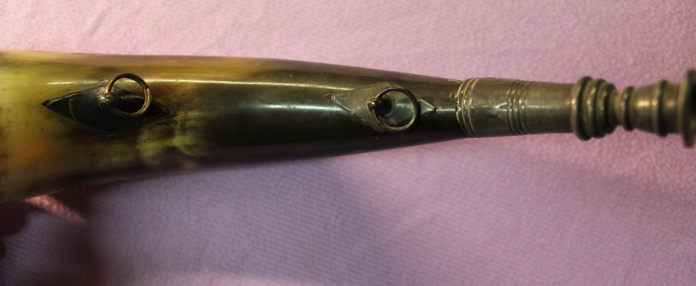 C19th hunting style horn, with twin hanging rings and pewter mouth piece and mounts, L28cm - Image 3 of 3