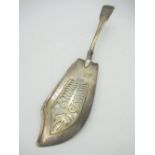Geo.III hallmarked Sterling silver Fiddle pattern fish slice with pierced blade initialled J,