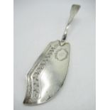 Geo.III hallmarked Sterling silver Fiddle pattern fish slice with bright cut pierced blade