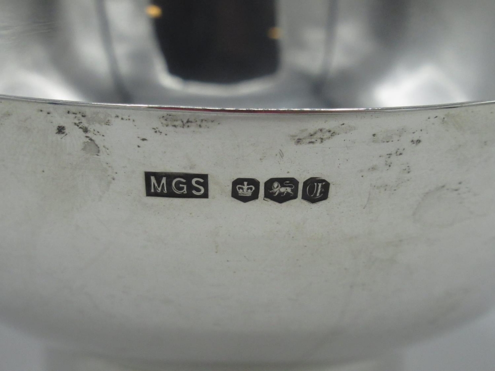 ERII hallmarked sterling silver bowl with circular pedestal base, makers marks MGS, Sheffield, 1973, - Image 2 of 2