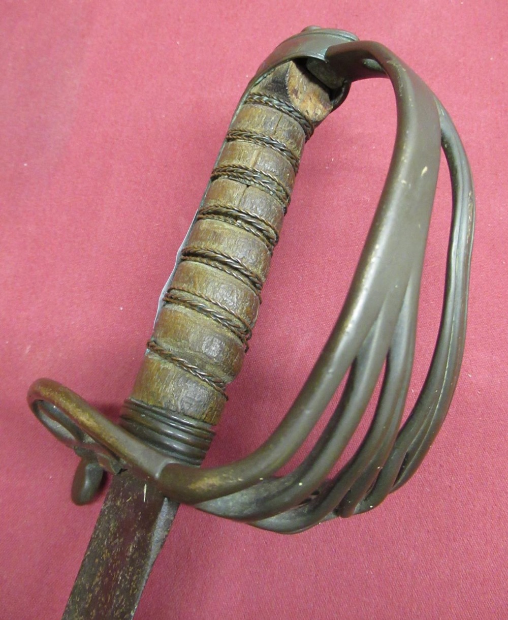 Victorian officers sword with 32" slightly curved single fullered blade, with folding pierced - Image 3 of 3