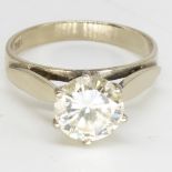 18ct white gold diamond solitaire ring, round cut diamond diameter approx.8mm, claw set on