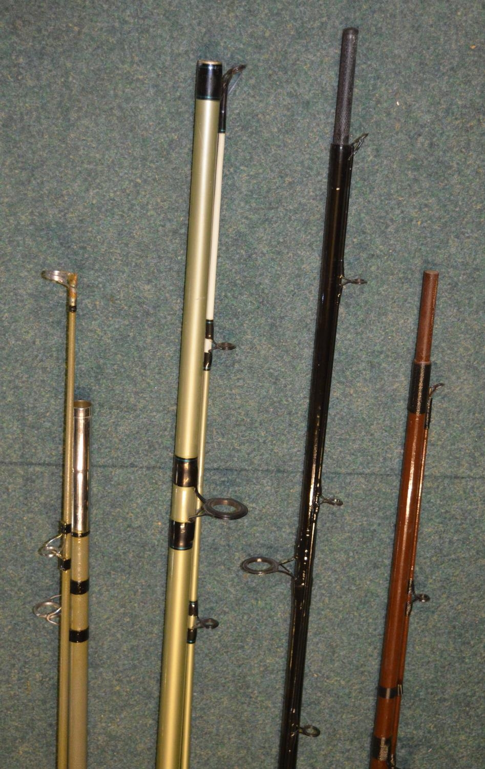 4 carbon fibre 2 piece fishing rods - modern Shakespeare 12ft "In2 Beachcaster", vintage "Castaway" - Image 5 of 7