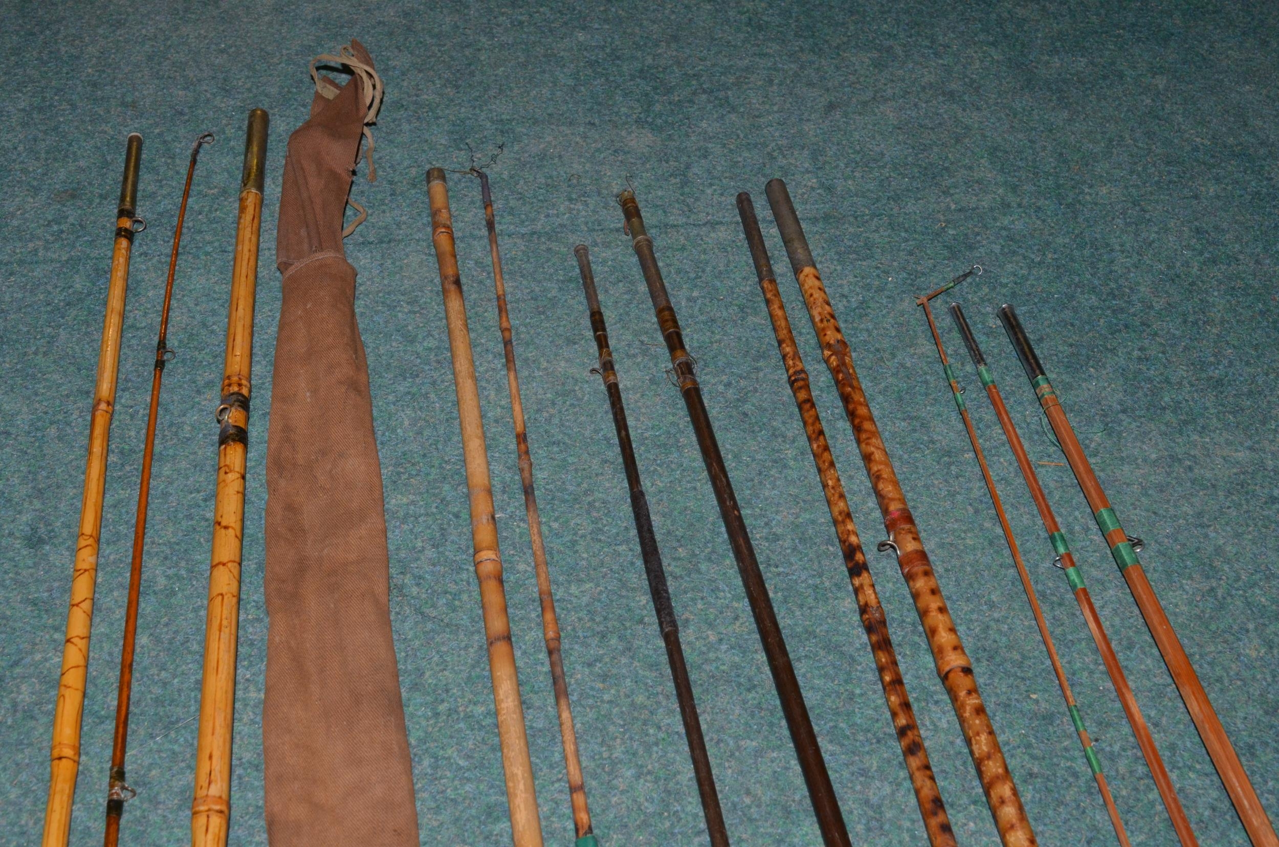 Vintage split cane and bamboo fishing rods, including two piece child's fishing stick (A/F) - Image 5 of 8