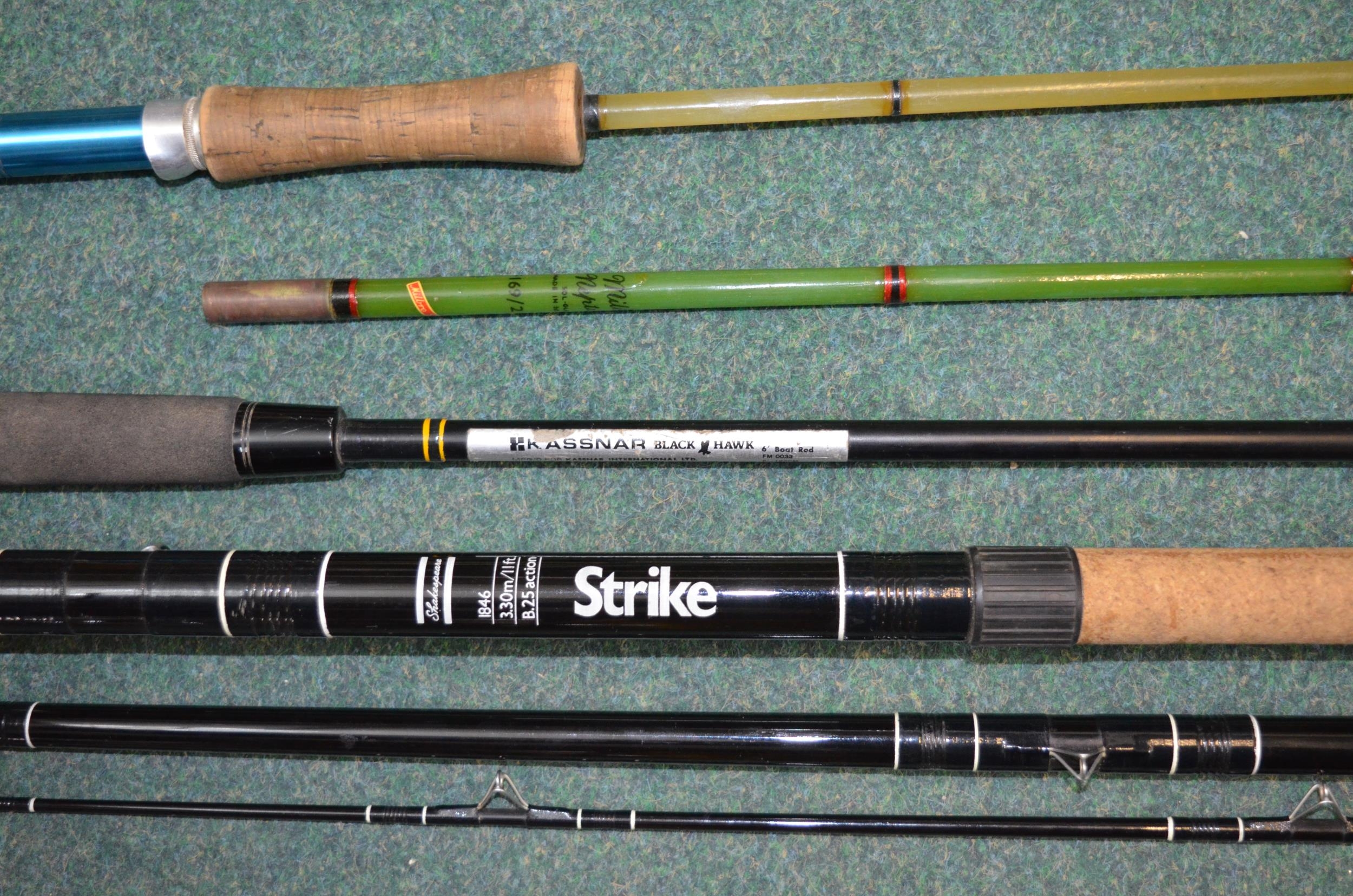 3 short 2 piece boat fishing rods including a Milbro Neptune 6ft. 2 piece boat rod, and a larger 3 - Image 5 of 6