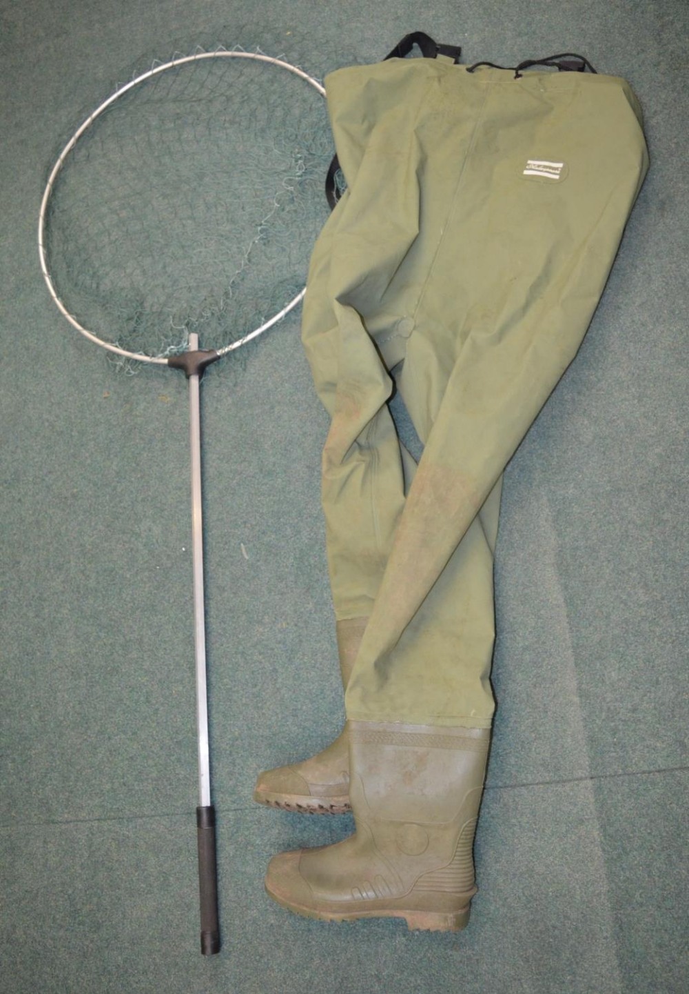 Pair of Shakespeare rubber waders, size L and a large lightweight aluminium landing net, diameter - Image 2 of 5